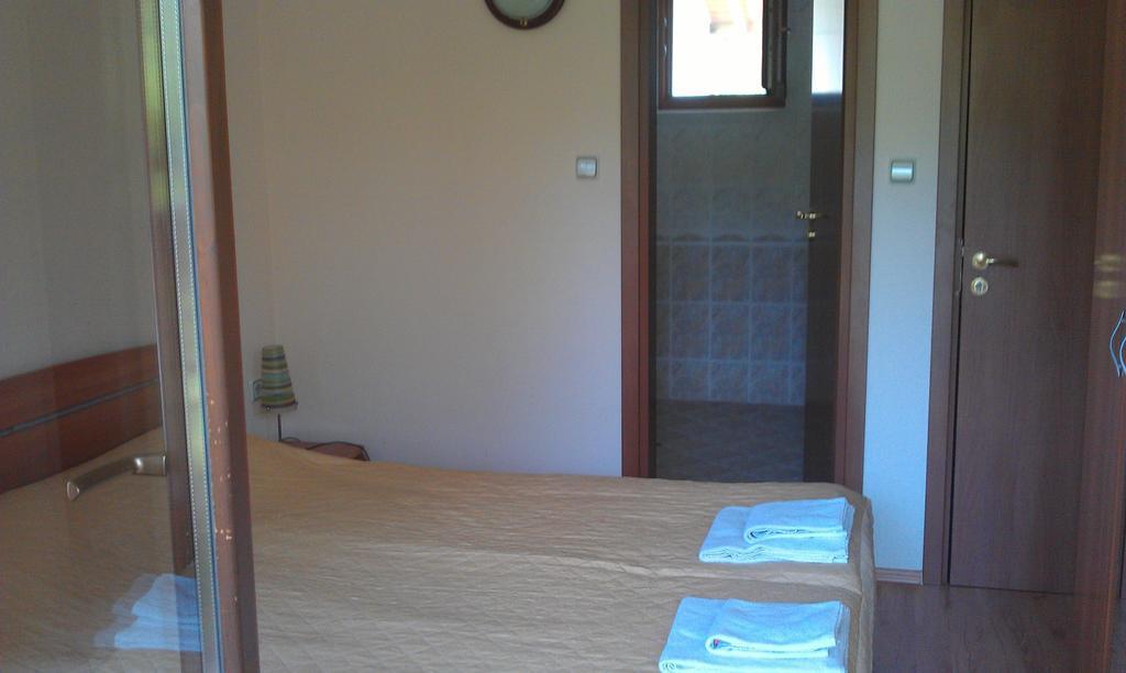 By The River Hotel Complex Balkanets  Habitación foto